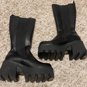 Black Lamoda mid calf boot. Size 9